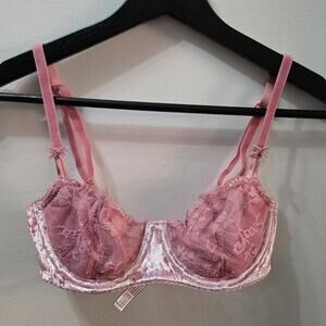 Victoria's Secret Dream Angels Pushup without Padding Rose  Velvet Lace Bra 32C